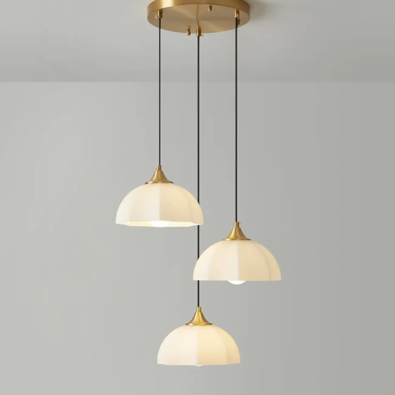 Lampe suspendue LED en verre blanc crème à motif floral pour chevet