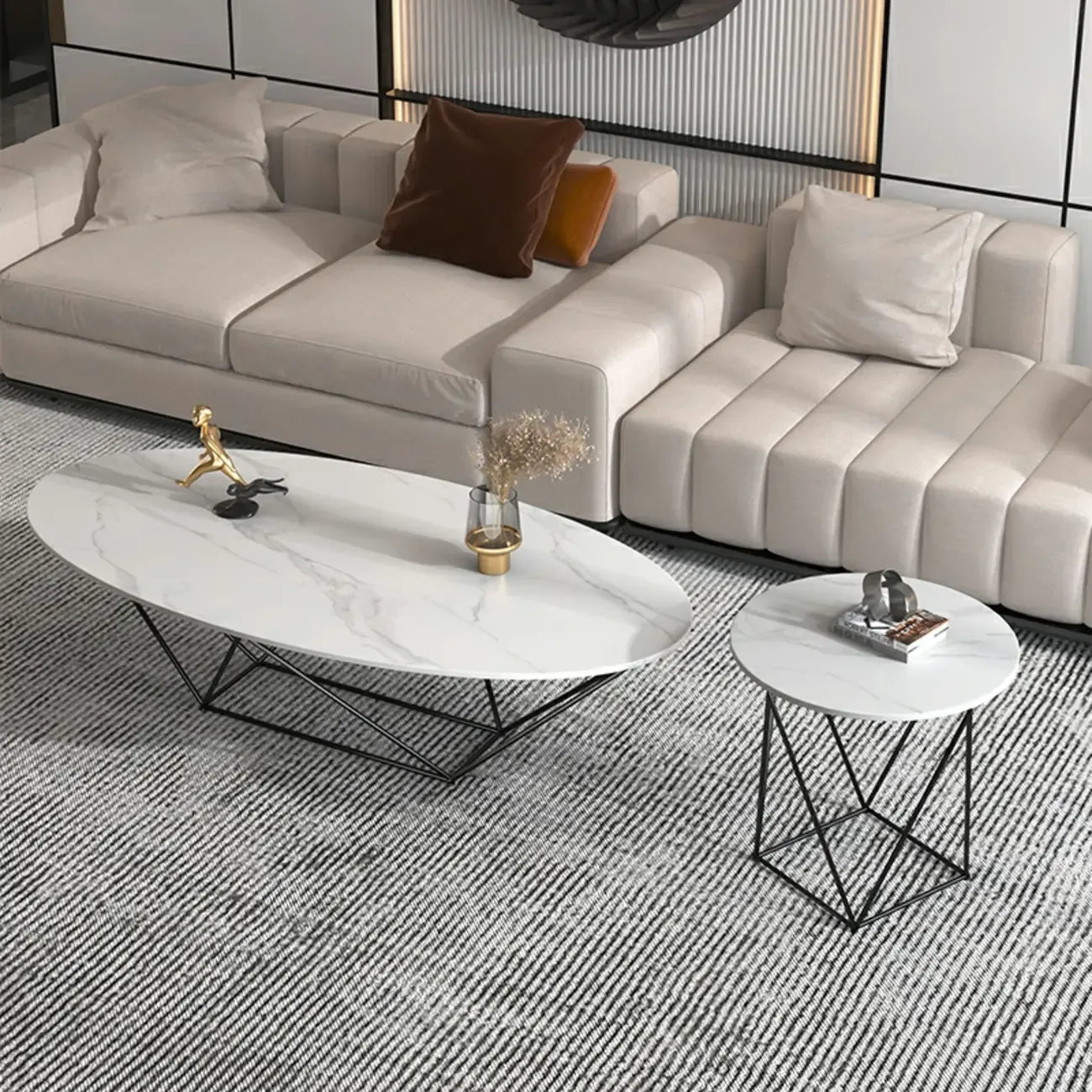 Table basse ovale élégante en métal noir avec piètement géométrique