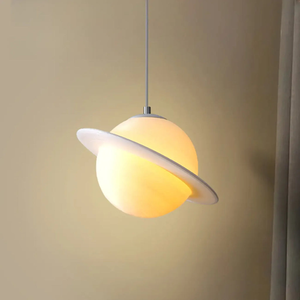 Suspension lumineuse en résine blanche en forme de planète pour chambre d'enfant