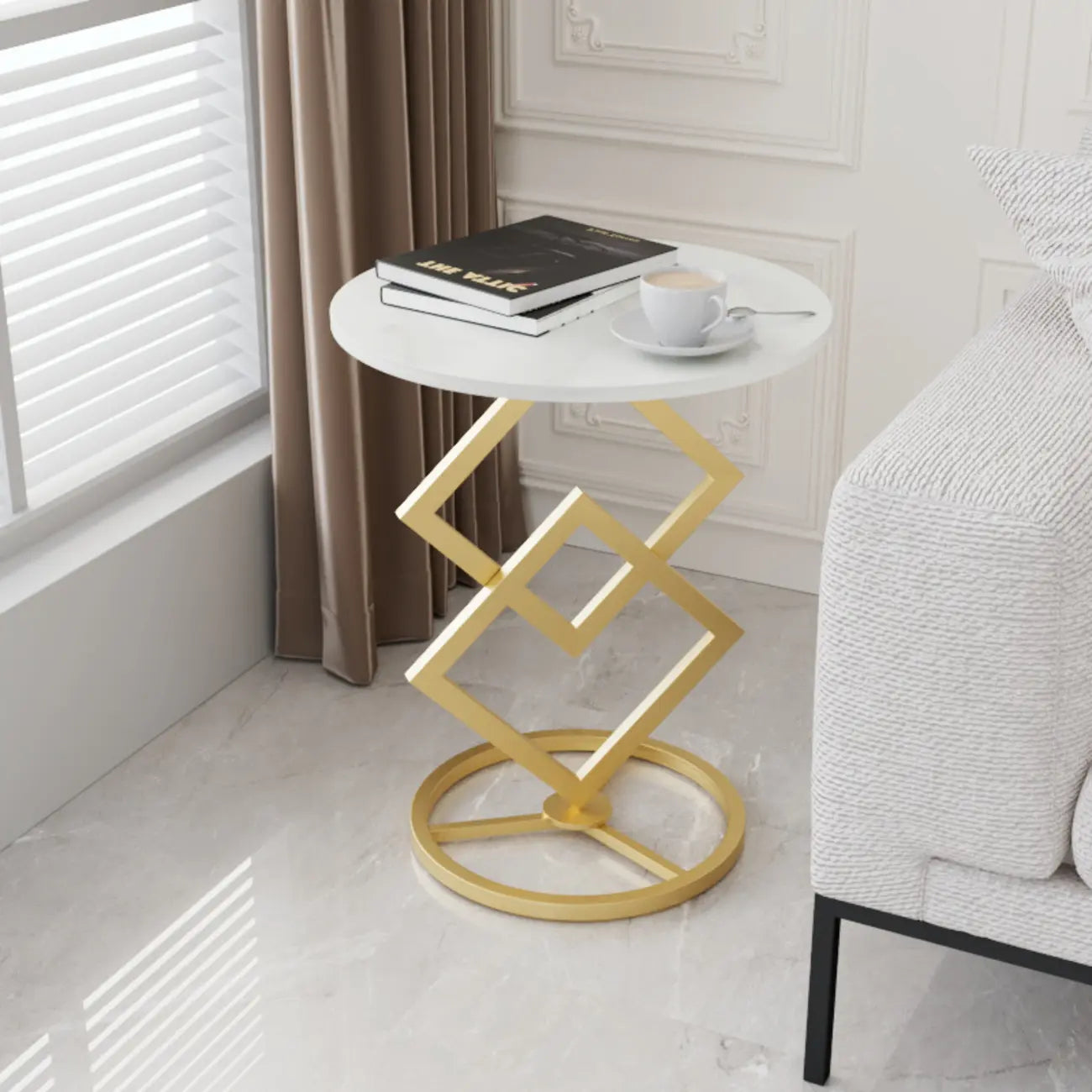 Table d'appoint ronde élégante en marbre avec base en métal pour chambre