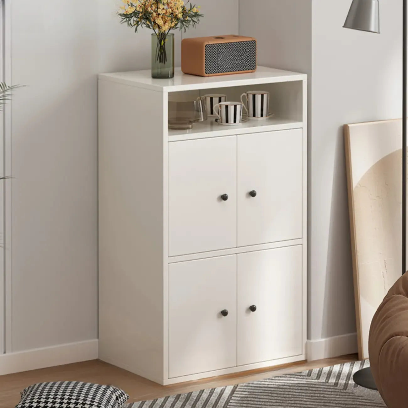 Armoire de rangement moderne en bois blanc avec étagères extérieures