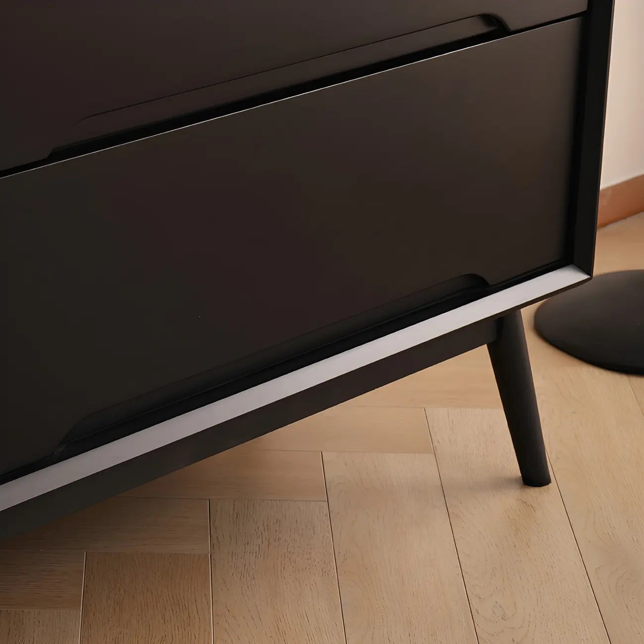 Commode rétro en bois noir avec tiroirs de rangement pour chambre à coucher