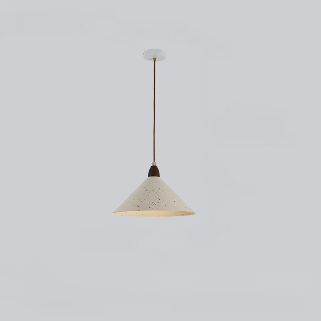 Suspension moderne en fer blanc conique pour salon