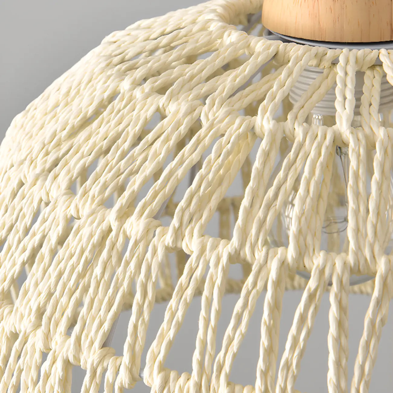 Suspension en rotin naturel en forme de dôme pour salon