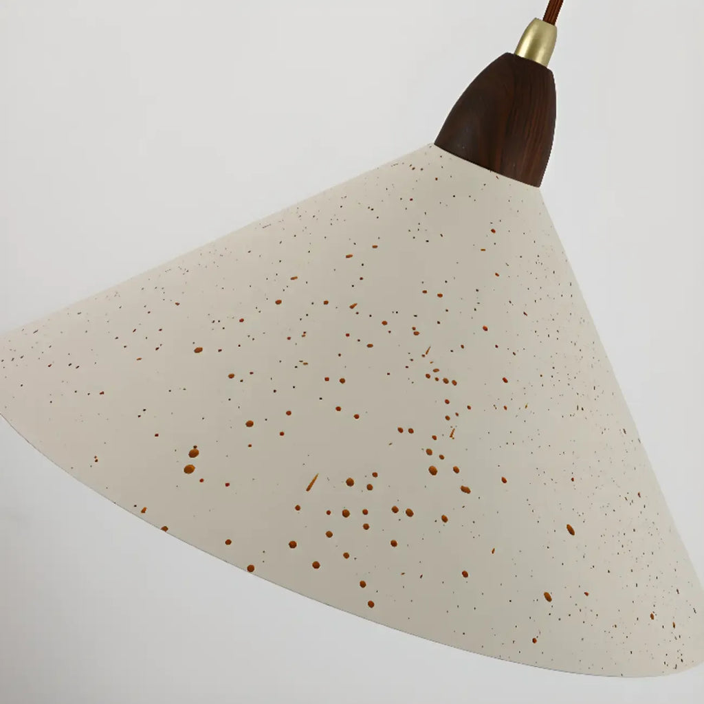 Suspension moderne en fer blanc conique pour salon