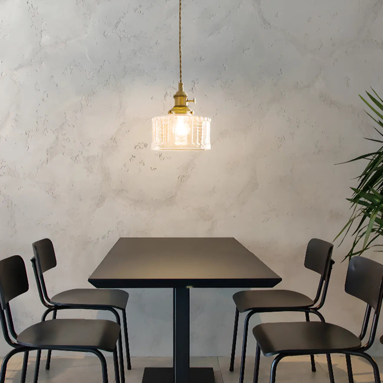 Suspension moderne à rayures en verre transparent pour salle à manger