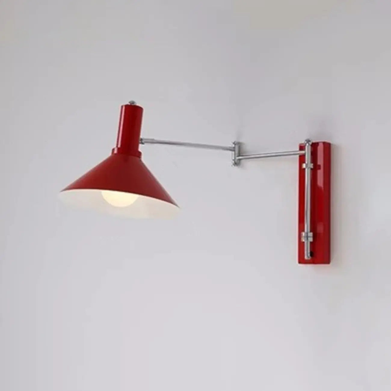 Applique murale moderne rouge à bras articulé, abat-jour en fer