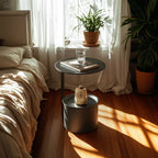 Table d'appoint ronde glamour en marbre avec rangement cylindrique en métal doré