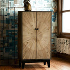 Charmante commode en bois de style célibataire, finition naturelle