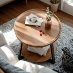 Table basse moderne avec plateau en bois, pieds croisés et étagère