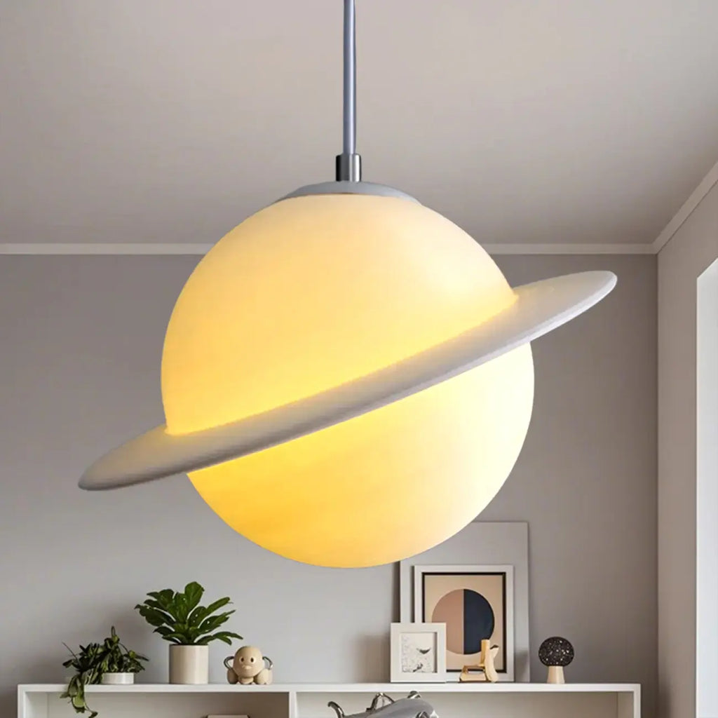 Suspension lumineuse en résine blanche en forme de planète pour chambre d'enfant