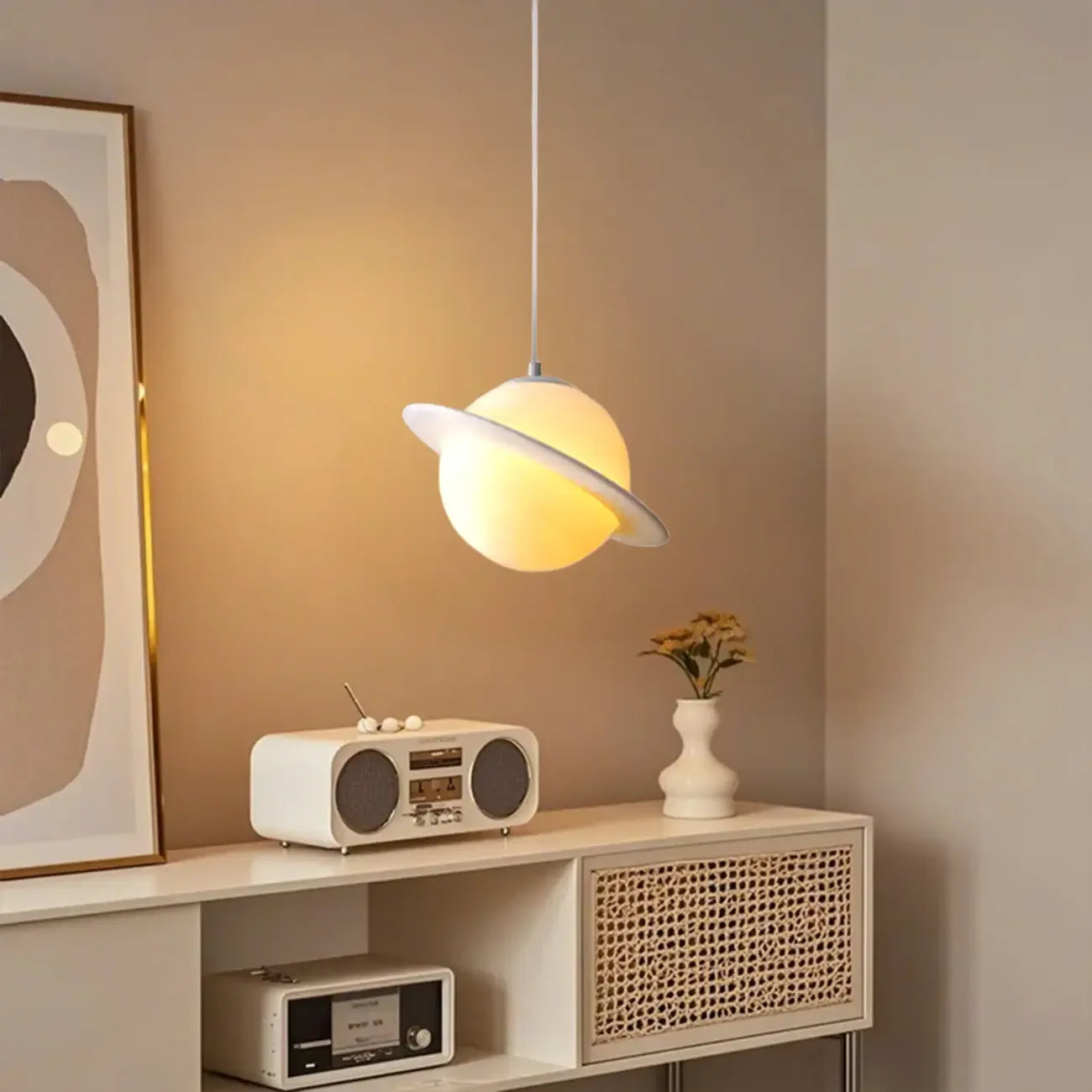 Suspension lumineuse en résine blanche en forme de planète pour chambre d'enfant