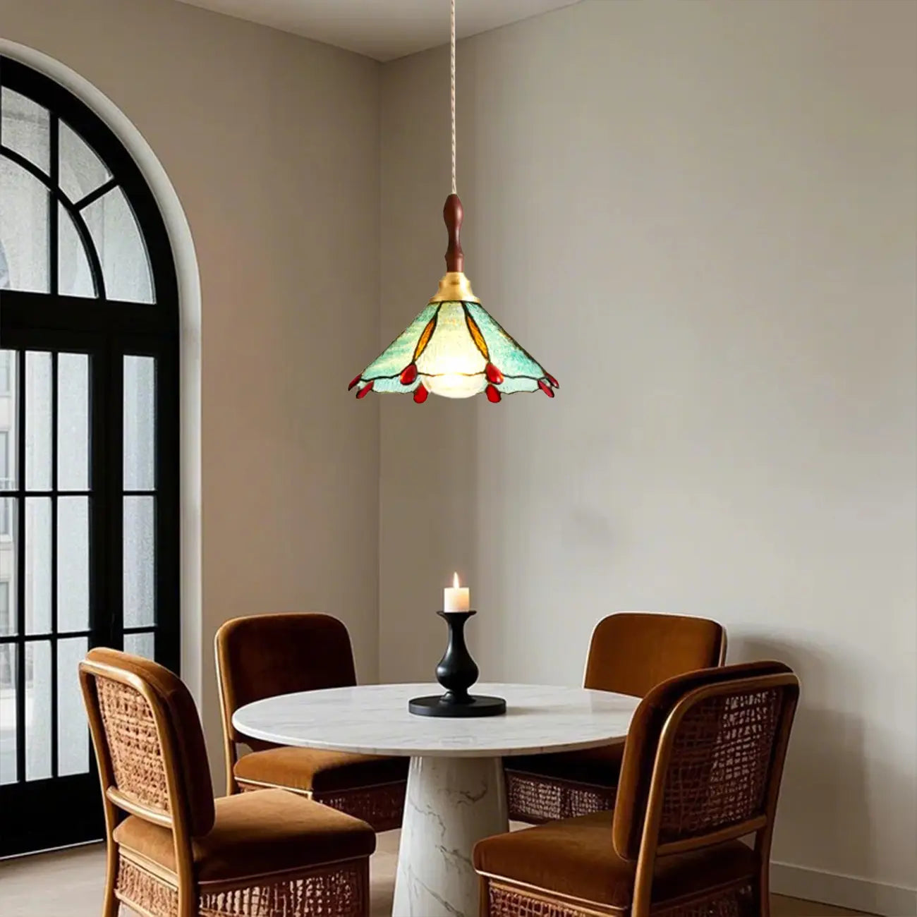Suspension florale rétro en vitrail pour une décoration intérieure élégante