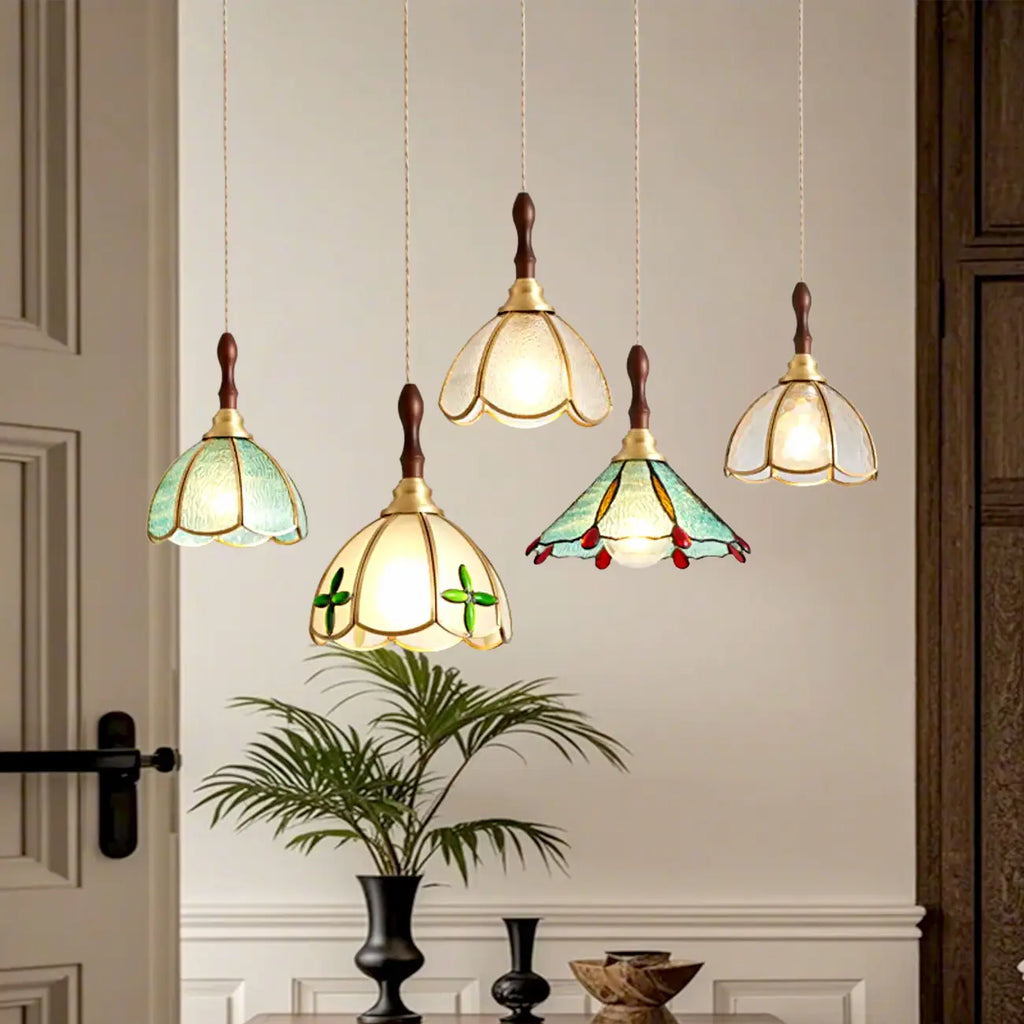 Suspension florale rétro en vitrail pour une décoration intérieure élégante