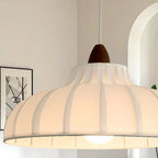 Suspension élégante en tissu blanc dôme pour salon