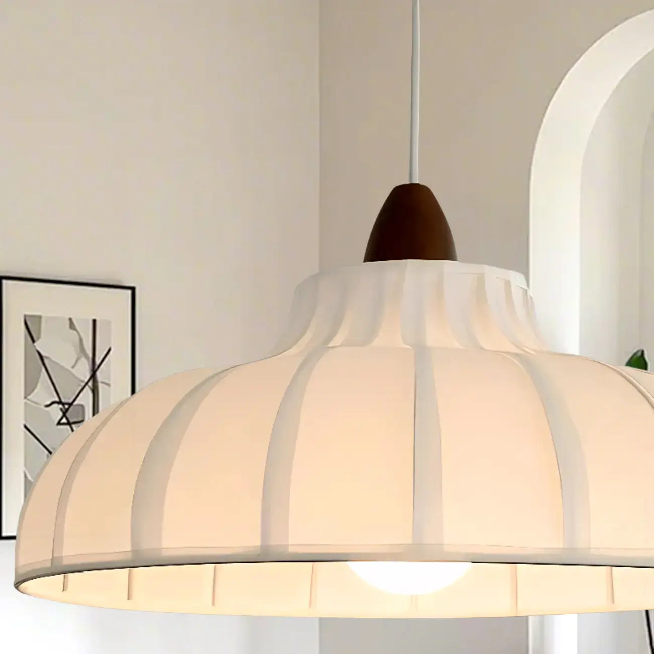 Suspension élégante en tissu blanc dôme pour salon