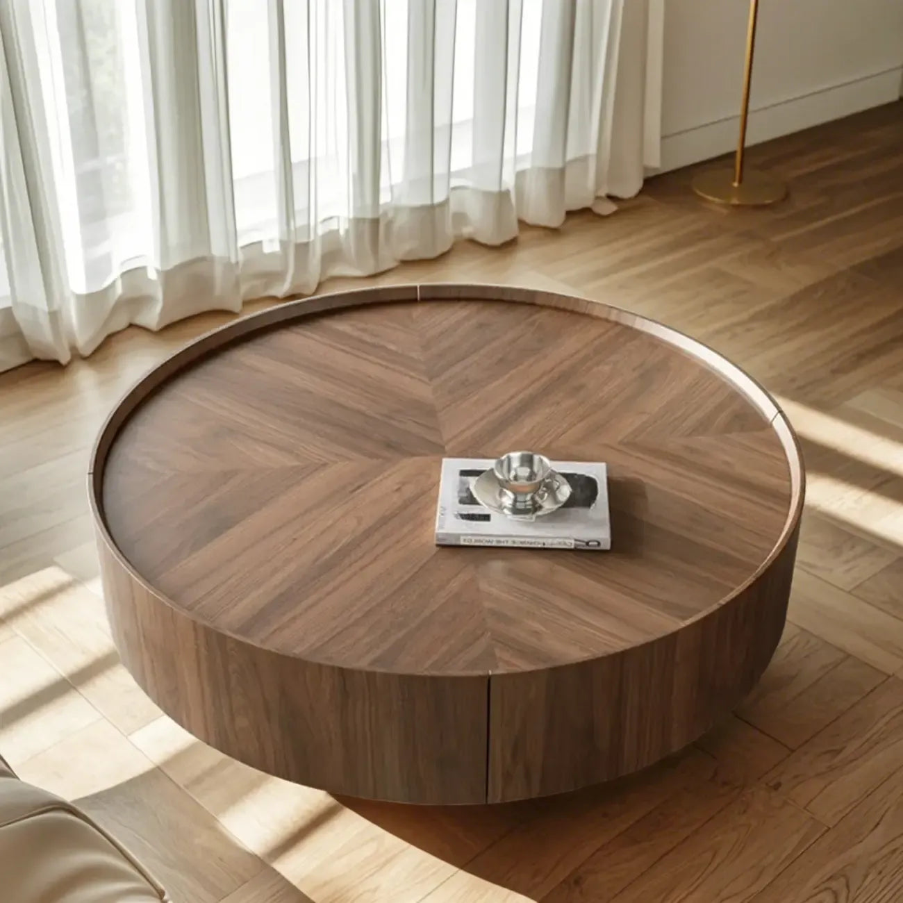 Table basse ronde moderne en bois avec piètement en acier