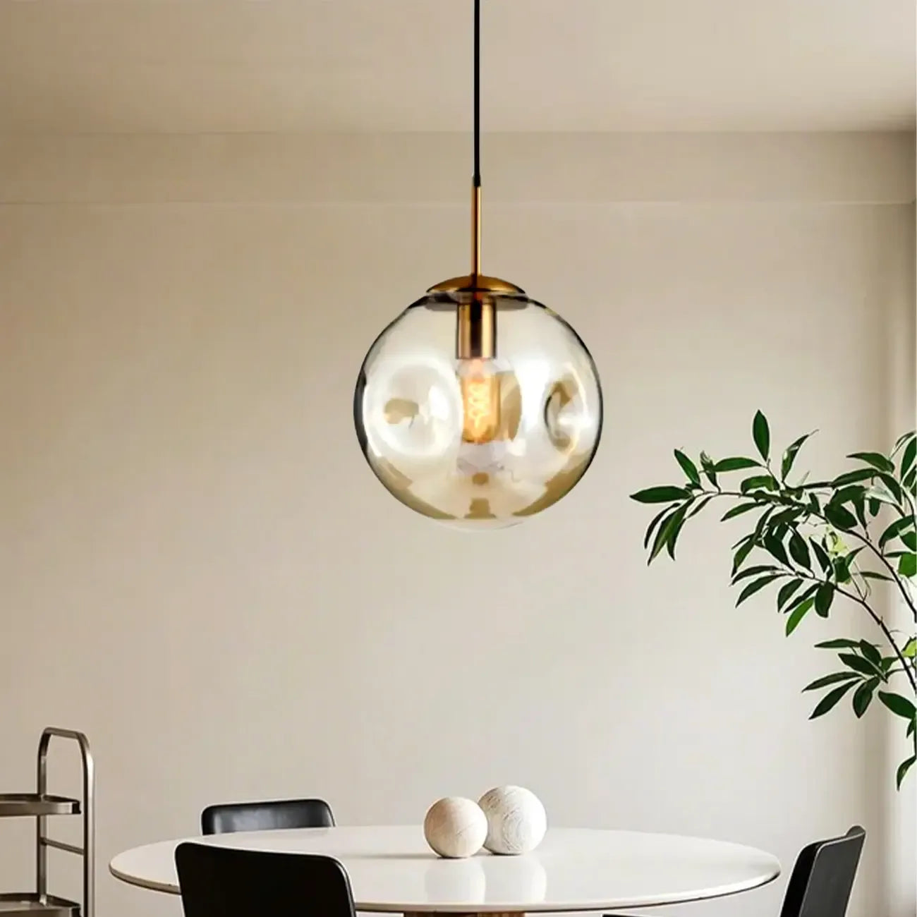 Suspension globe irrégulière en verre fumé pour chambre à coucher