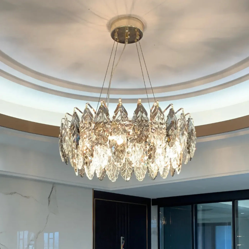 Lustre rond exquis à plusieurs lumières en cristal en forme de feuille