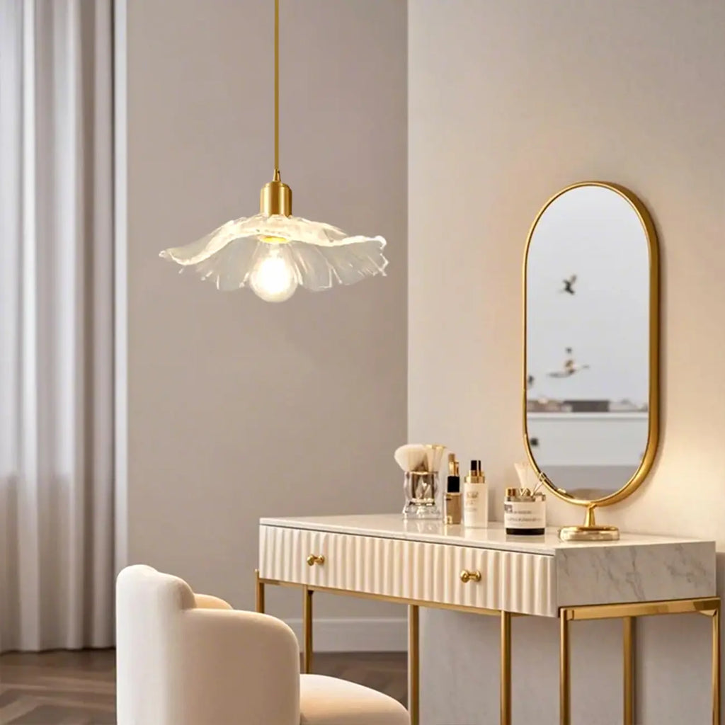 Suspension moderne en verre transparent avec motif marguerite et accessoires dorés