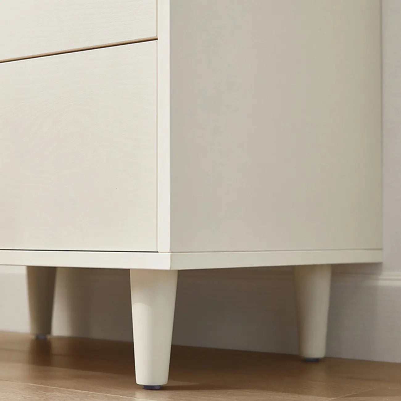 Commodes et coffres en bois blanc résistant avec rangement compact
