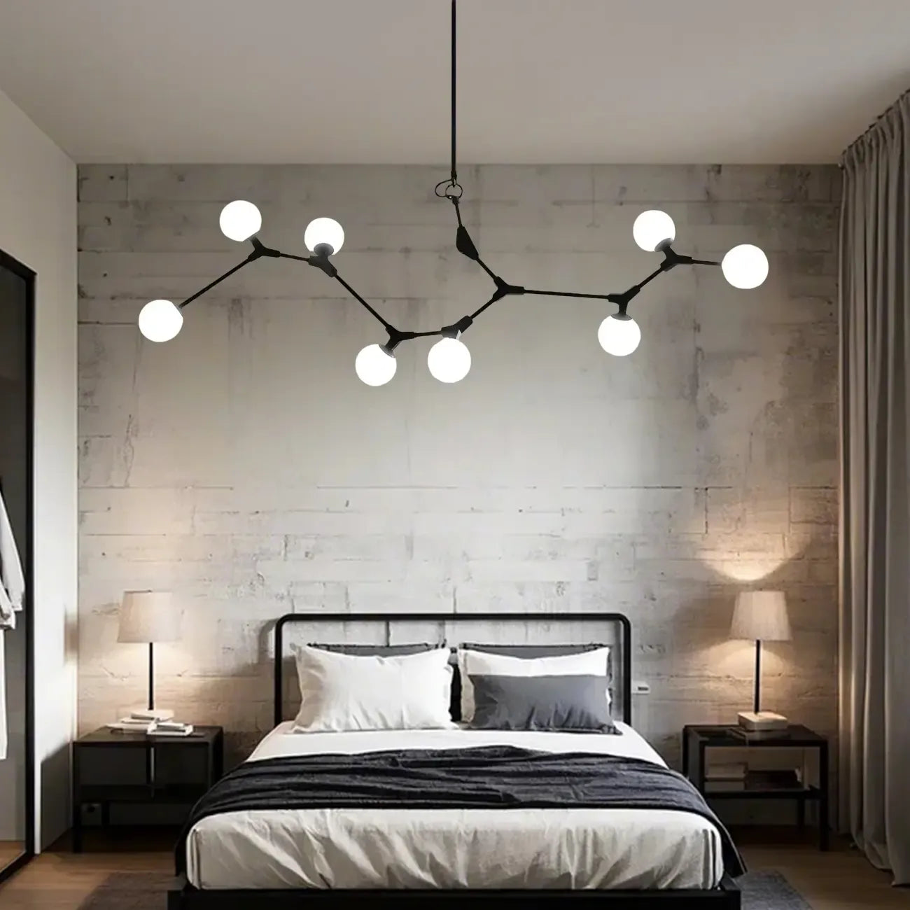 Lustre moderne à 8 lumières avec globe et branches noires, style îlot.