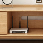 Meuble TV scandinave en bois naturel avec porte coulissante et rangement