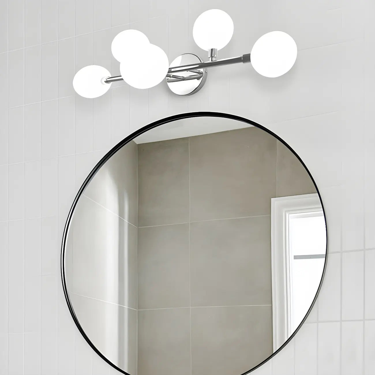 Applique murale moderne à 5 lumières en résine blanche avec globe pour salle de bain