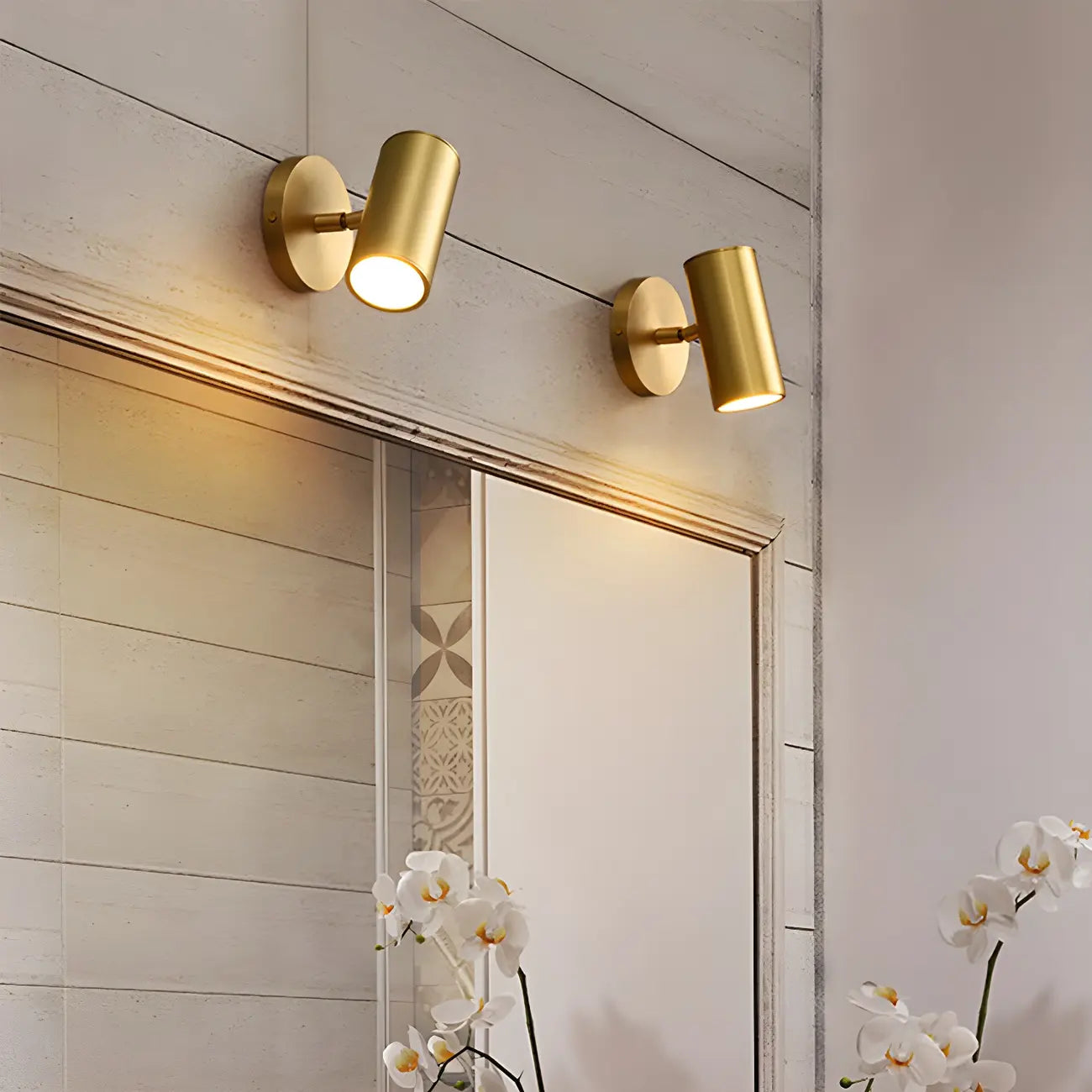Applique murale élégante en métal avec abat-jour en cuivre pour salle de bain