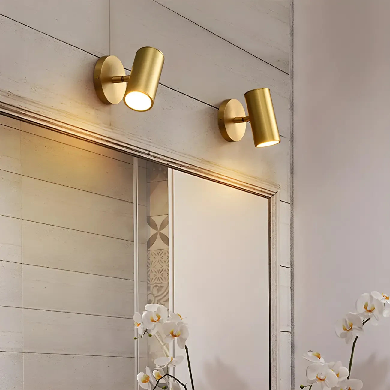 Applique murale élégante en métal avec abat-jour en cuivre pour salle de bain