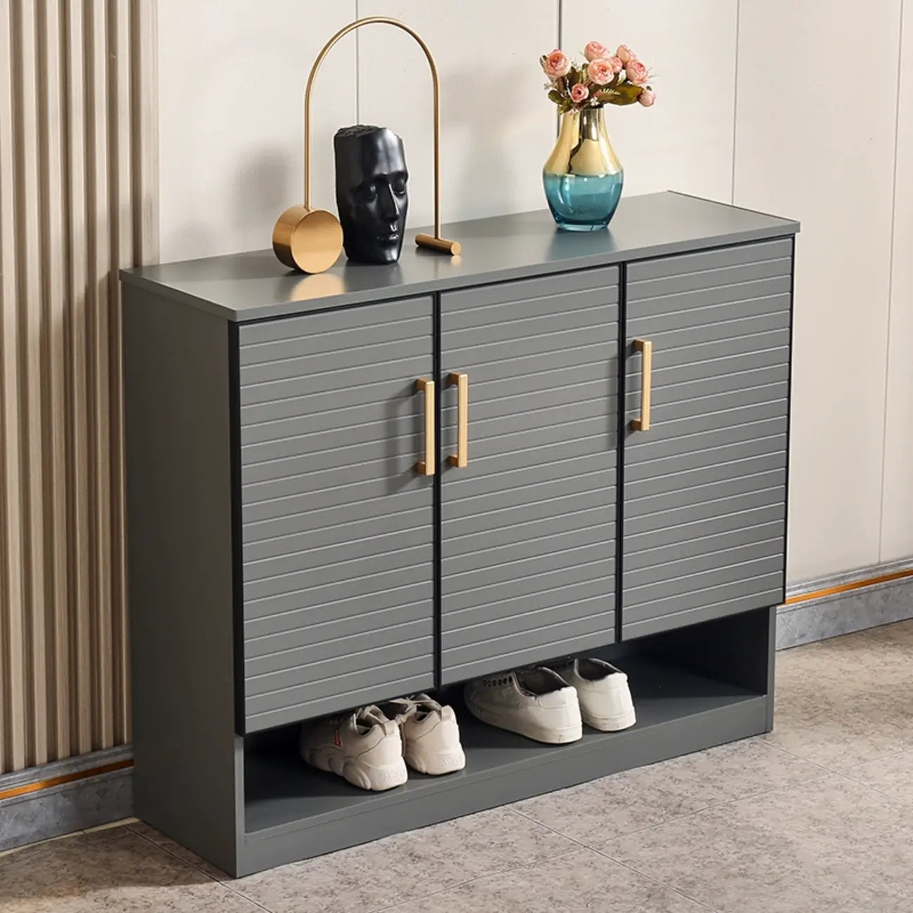 Meuble à chaussures gris métal avec étagère inférieure ouverte