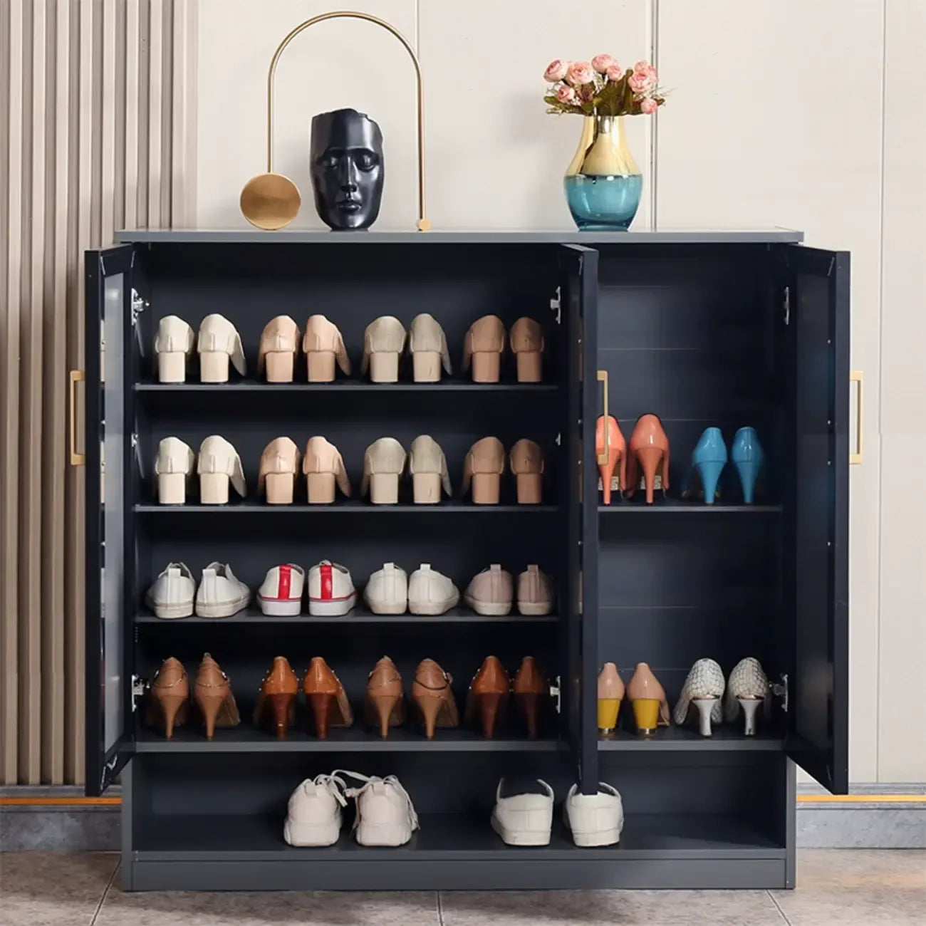 Meuble à chaussures gris métal avec étagère inférieure ouverte
