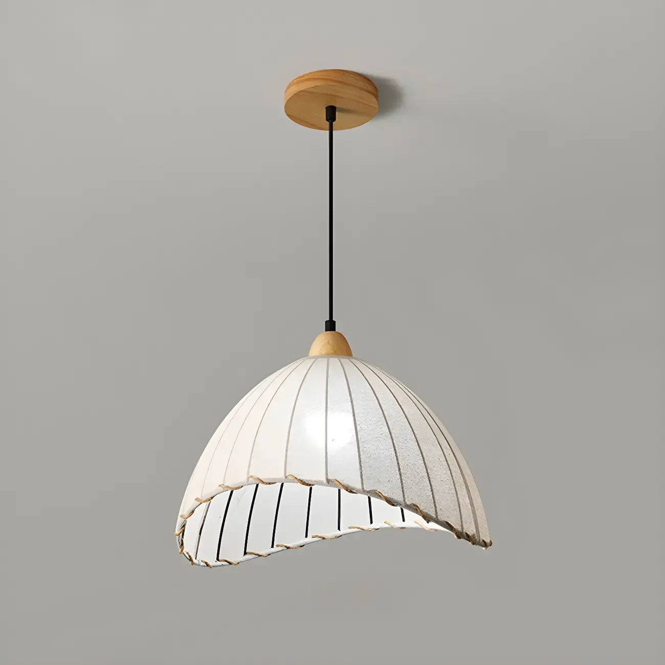 Suspension moderne à plusieurs lampes, design réglable en forme de dôme, avec finitions en bois, idéale pour la salle à manger.