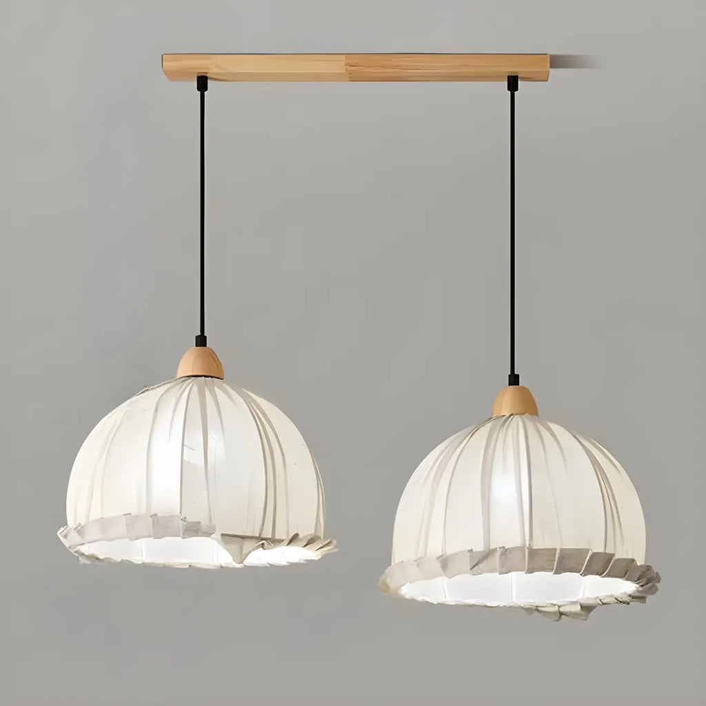 Suspension moderne à plusieurs lampes, design réglable en forme de dôme, avec finitions en bois, idéale pour la salle à manger.