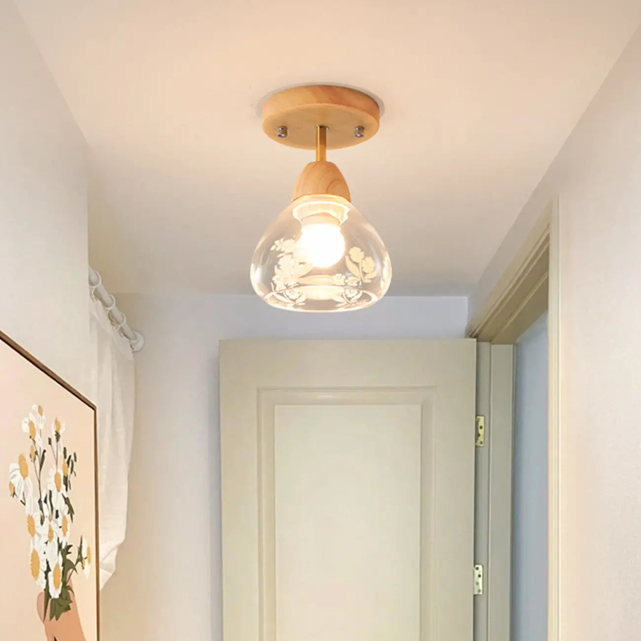 Plafonnier semi-encastré en verre de forme conique pour salon
