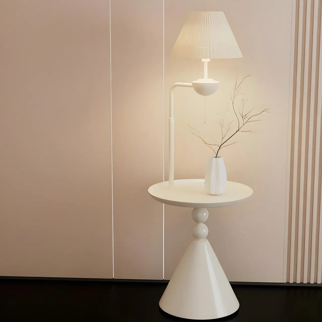Lampadaire contemporain en métal noir avec table d'appoint