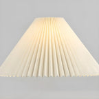 Lampadaire contemporain en métal noir avec table d'appoint