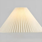 Lampadaire contemporain en métal noir avec table d'appoint