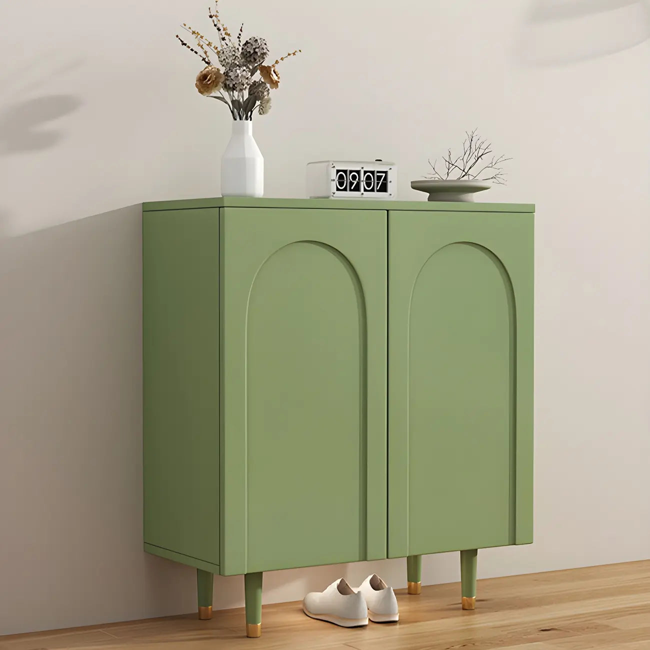 Meuble à chaussures en bois vert avec étagères réglables