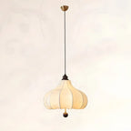 Lustre traditionnel en bois avec abat-jour tambour en tissu blanc