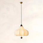 Lustre traditionnel en bois avec abat-jour tambour en tissu blanc