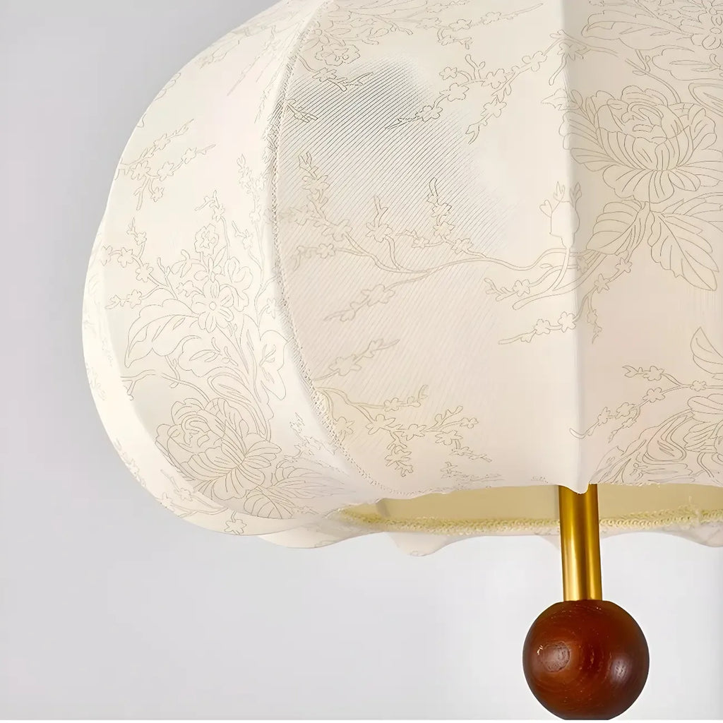 Lustre traditionnel en bois avec abat-jour tambour en tissu blanc