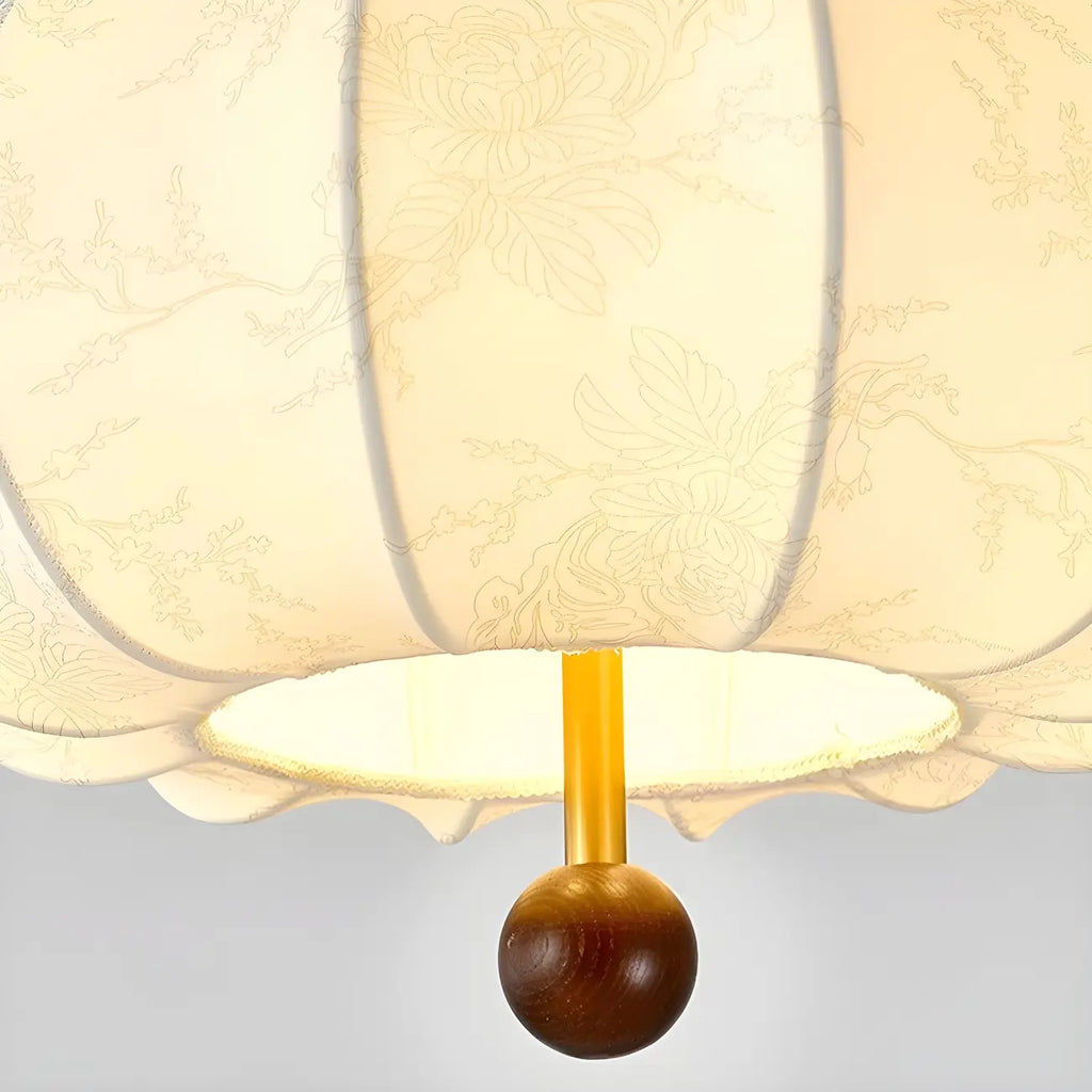 Lustre traditionnel en bois avec abat-jour tambour en tissu blanc