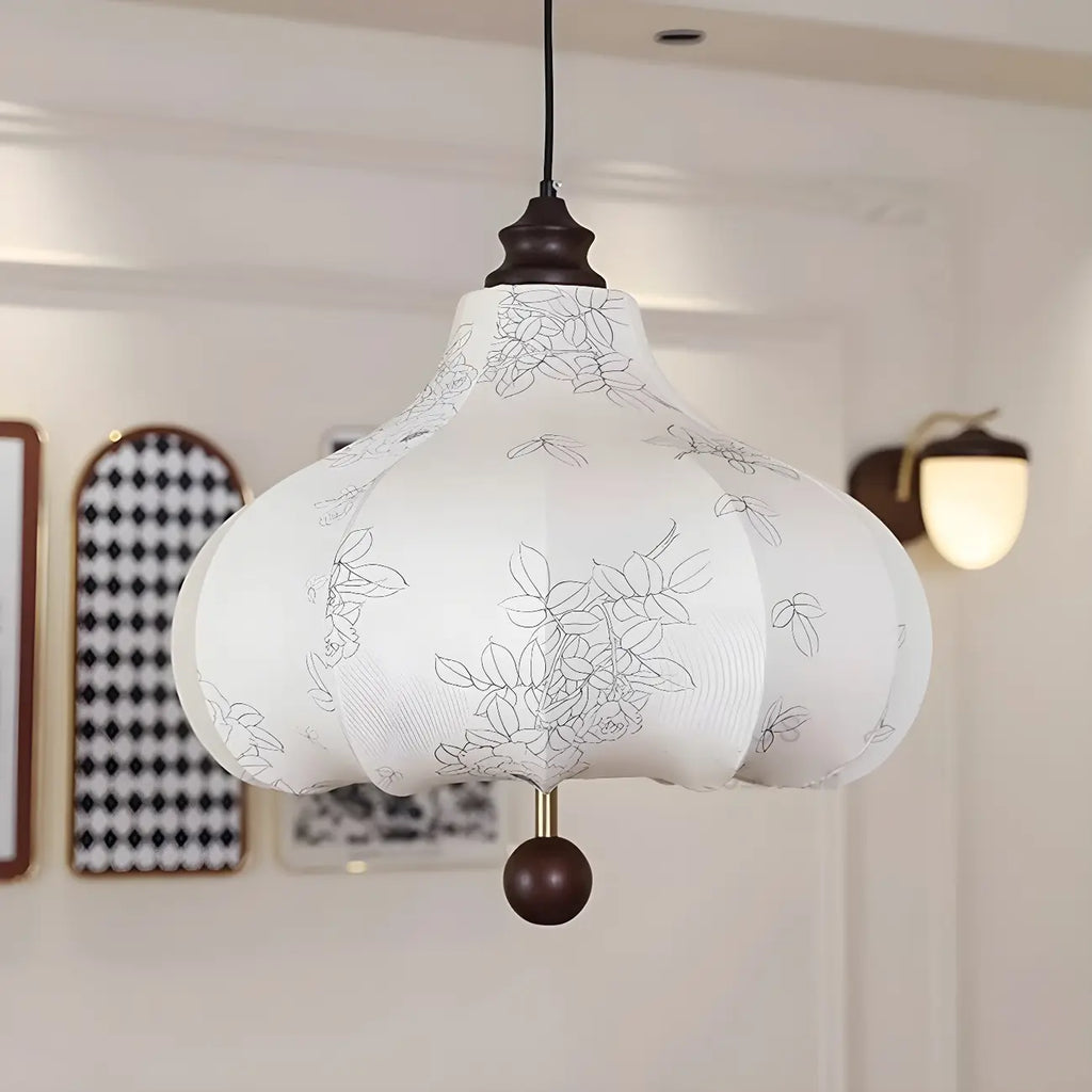 Lustre traditionnel en bois avec abat-jour tambour en tissu blanc