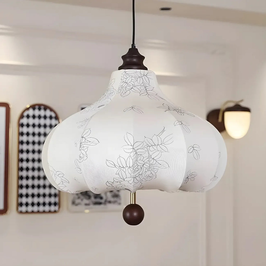 Lustre traditionnel en bois avec abat-jour tambour en tissu blanc