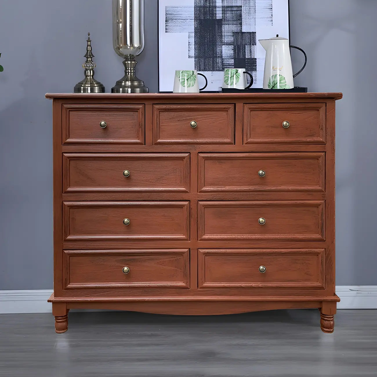 Commode classique en bois ivoire avec pieds boule et tiroirs