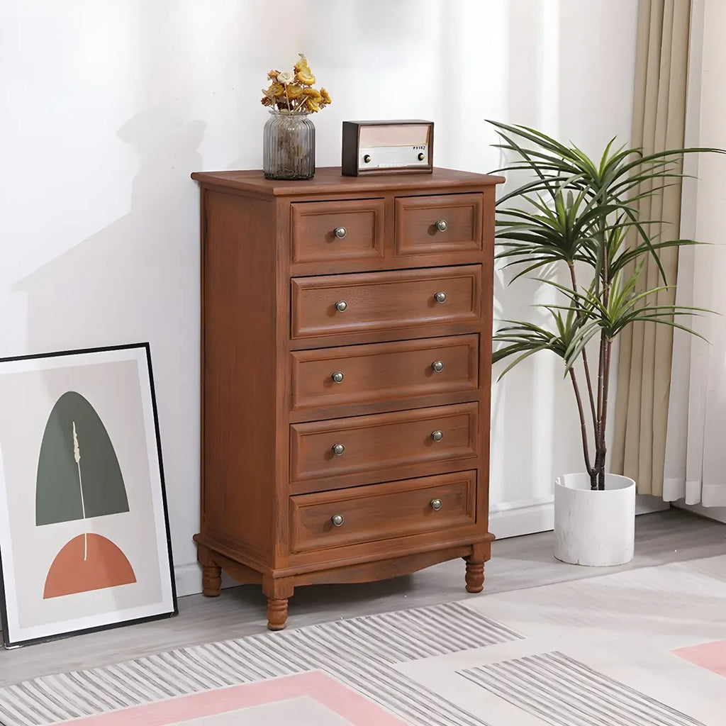 Commode classique en bois ivoire avec pieds boule et tiroirs