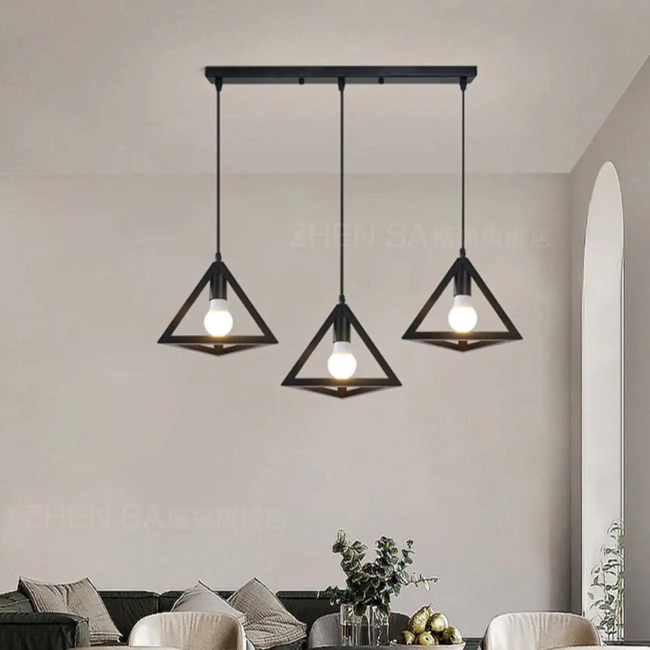 Suspension triangulaire industrielle en métal noir pour îlot de cuisine