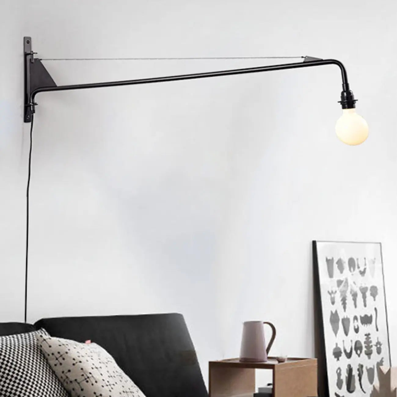Applique murale minimaliste en métal noir à bras articulé réglable