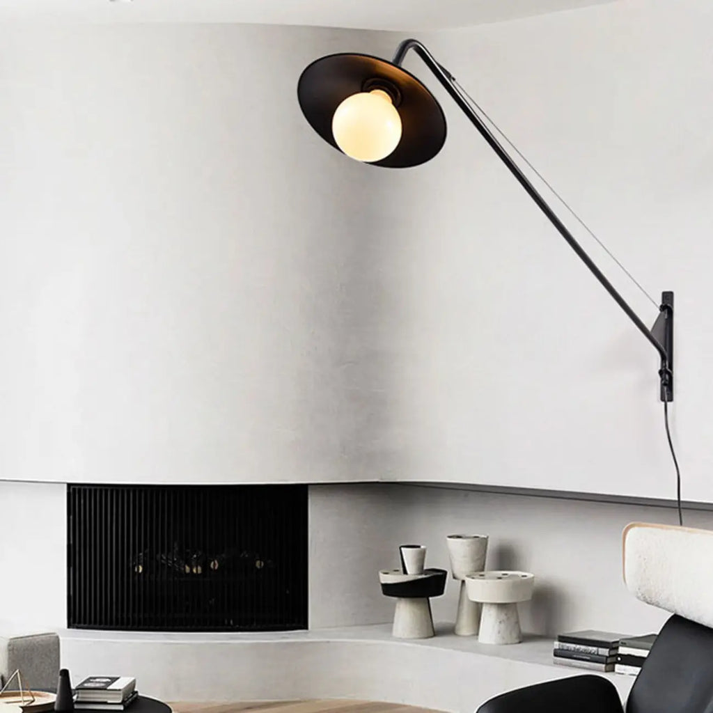 Applique murale minimaliste en métal noir à bras articulé réglable